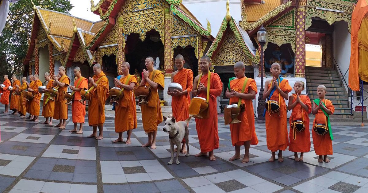 Trekking hotsell doi suthep